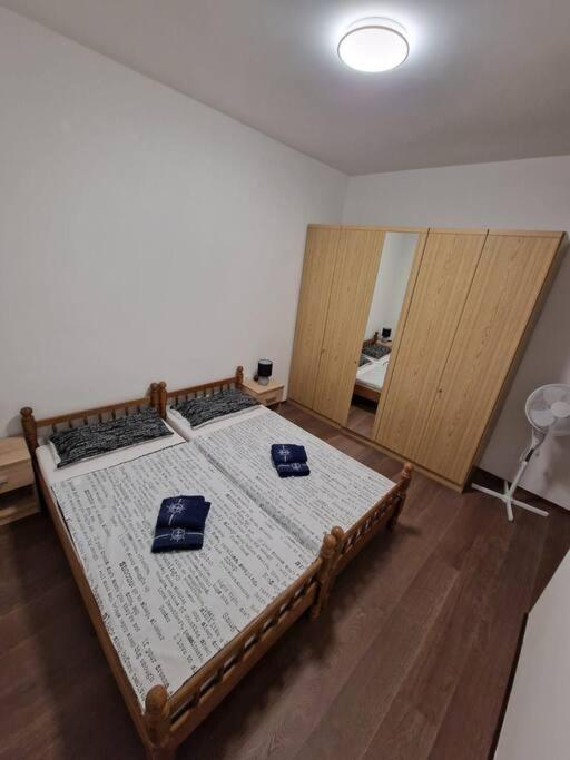 Obiteljski Stan Kastel Luksic Apartment Kastela Exterior photo