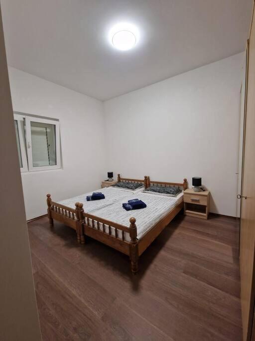 Obiteljski Stan Kastel Luksic Apartment Kastela Exterior photo